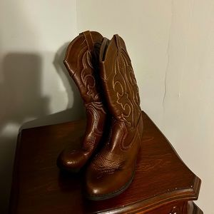 Girls mid calf brown cowboy boots 3